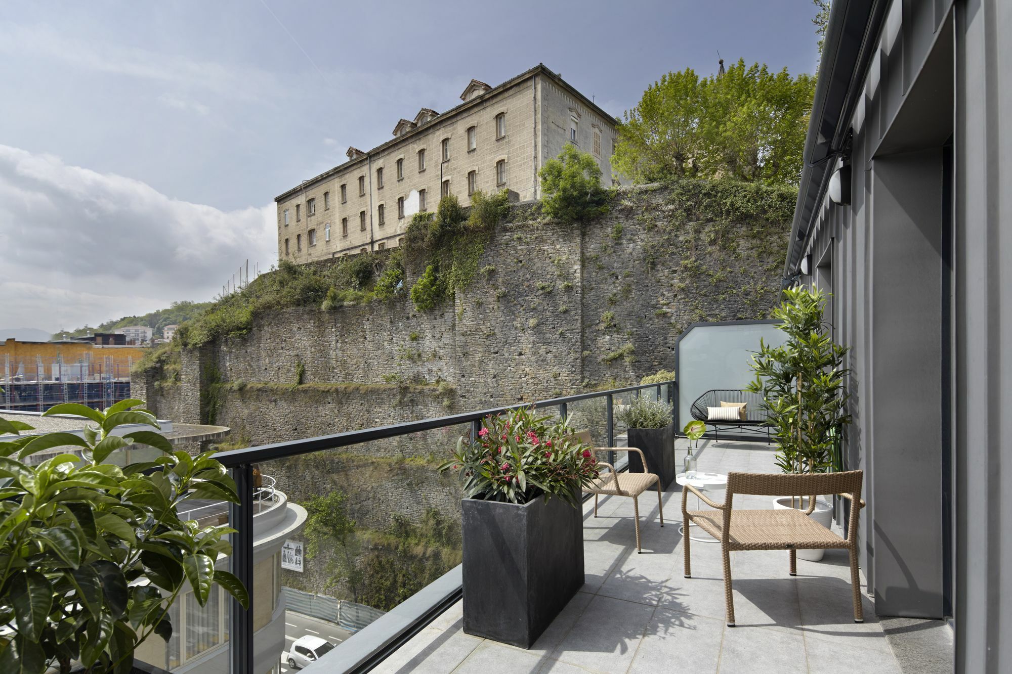 Moshi Terrace By Feelfree *